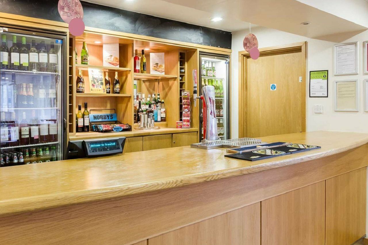Travelodge Croydon Central Extérieur photo